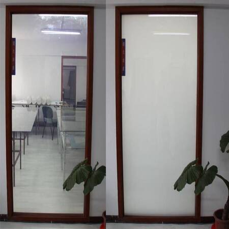 Окно с переменной прозрачностью в офис